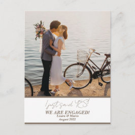 Trendy Modern Verloofde Koppel Foto Aankondigingskaart