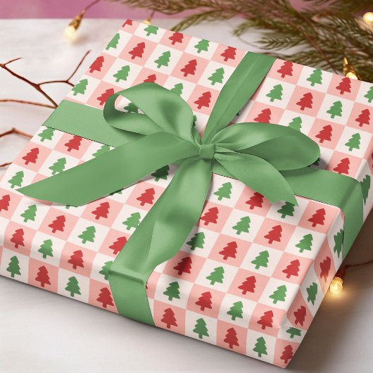 Trendy moderne kerstboom geruit patroon cadeaupapier