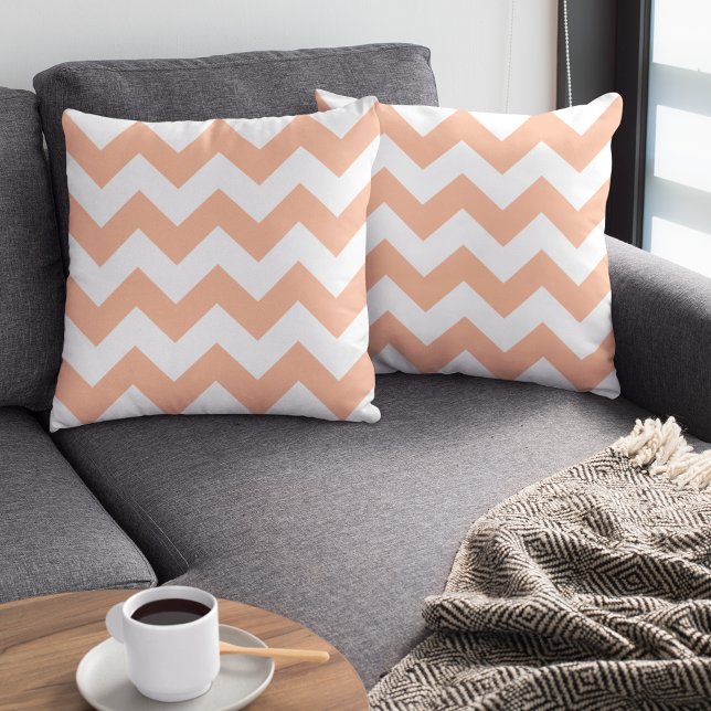 Trendy Moderne Pastel Peach Chevron Kussen (Creator heeft geüpload)