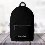 Trendy Monogram | Moderne naam voor zwart script Bedrukte Rugzak<br><div class="desc">Een eenvoudig,  stijlvol aangepast monogram ontwerp in een informele casual handgeschreven script typografie in opvallend zwart-wit zwart-wit. Het monogram kan gemakkelijk worden gepersonaliseerd om een ontwerp zo uniek te maken zoals u bent! De perfecte trendy op maat gesneden gave of accessoire voor elke gelegenheid.</div>