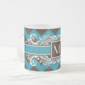 Trendy Monogrammed Geometric Chevron Pattern Matglas Koffiemok (Voorkant links)
