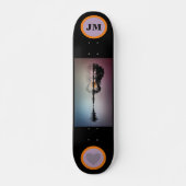 Trendy Monogrammed Skateboard met Guitar (Voorkant)