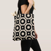 Trendy Mosaic Black & Beige Geometric Pattern Tote Bag (Dichtbij)