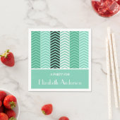 Trendy Muntgroene Chevron Strepen Met Naam Servetten (Insitu)