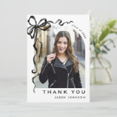 Trendy Neutral Black Bow Ribbon 5 FOTO Afstuderen Bedankkaart (Staand voorkant)