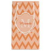 Trendy Oranje Chevron Zigzag Name en Monogram Klein Cadeauzakje (Voorkant)