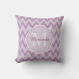 Trendy Paars Chevron Zigzag Name en Monogram Kussen