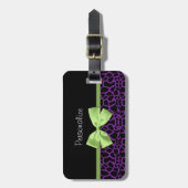 Trendy Paarse en zwarte Giraffe met groen lint Bagagelabel (Voorkant verticaal)