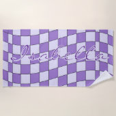 Trendy Paarse Golf Checkerboard Aangepaste Naam Strandlaken (Voorkant)