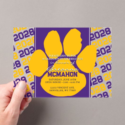 Trendy Paarse & Gouden Afstuderen Pawprint Clear Acryl Uitnodigingen (Insitu (Draagbaar))