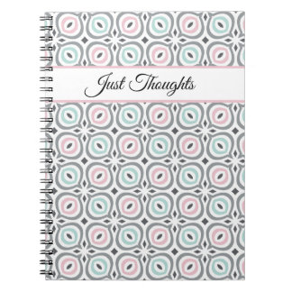Trendy patronen in pastelgrijs, roze en blauw notitieboek