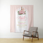 Trendy petals and prosecco bridal shower backdrop wandkleed (In situ)