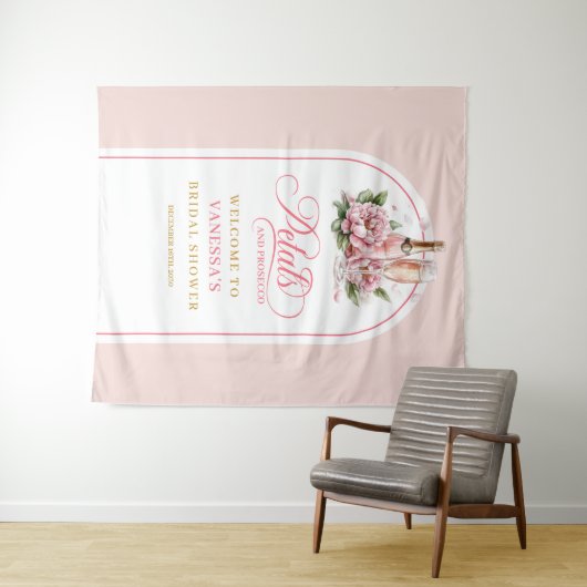 Trendy petals and prosecco bridal shower backdrop wandkleed (In Situ (horizontaal))