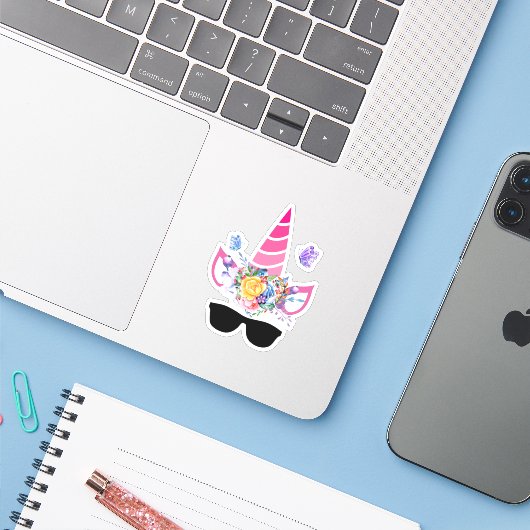 Trendy Pink Unicorn in zonnebril Sticker (Laptop met iPhone)