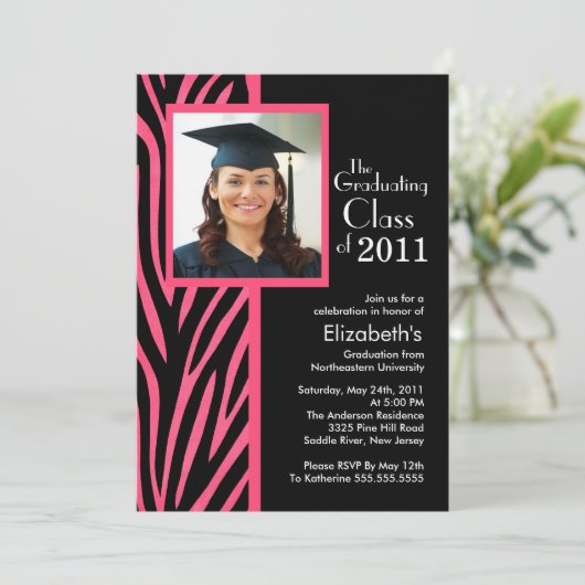 Trendy Pink Zebra Foto Afstuderen Uitnodiging (Staand voorkant)