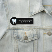 Trendy professionele tandheelkundige assistent-tan naamplaatje (In situ)