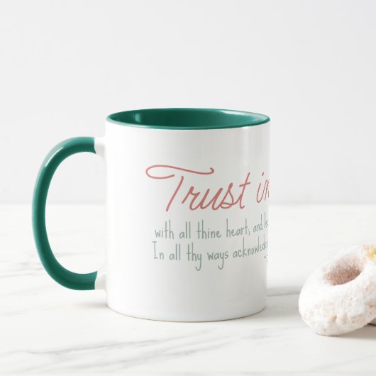 Trendy Proverbs 3:5-6 Christelijke Bijbelversie Mok (Met donut)