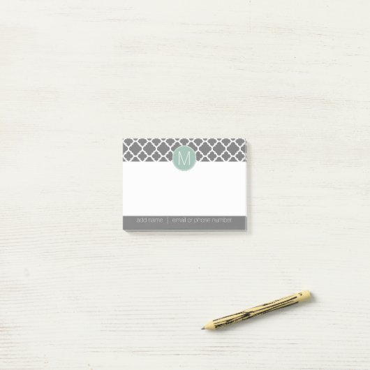 Trendy Quatrefoil Pattern met Custom Monogram Post-it® Notes (Op bureau)