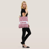 Trendy Red en White Leopard Print met naam Tote Bag (Op model)