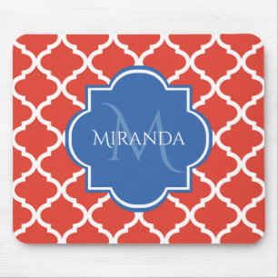 Trendy Red Quatrefoil Blue Monogram en naam Muismat