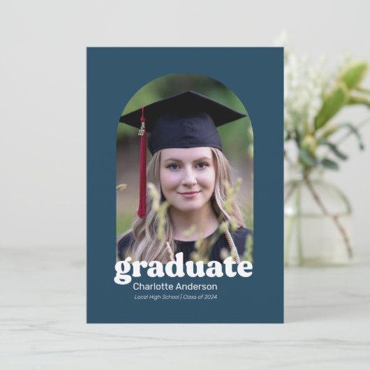 Trendy Retro Afstuderen Aankondiging in Navy (Staand voorkant)