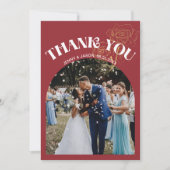Trendy Retro Arch Rood Huwelijksfoto Dank u Kaart (Voorkant)