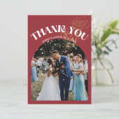 Trendy Retro Arch Rood Huwelijksfoto Dank u Kaart (Staand voorkant)