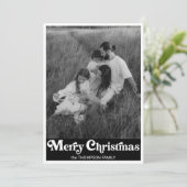 Trendy Retro Typografie Zwarte Kerstfoto Feestdagenkaart (Staand voorkant)