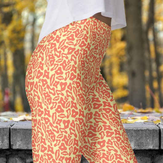 Trendy rood en crème patroon leggings