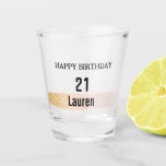 Trendy Roos roze GoldDrips 21st Birthday Shot Glas<br><div class="desc">21e zwarte goudblaasjes Roos roze gouden metalen riemen 21e zondag heet glas</div>