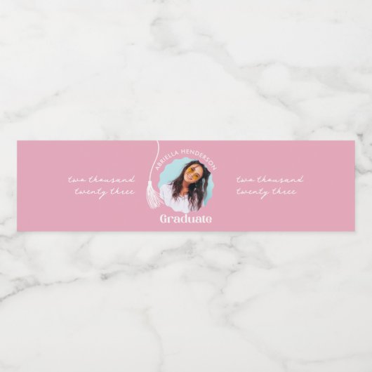 Trendy Roze Afstudeerfoto Waterfles Etiket (Enkel label)