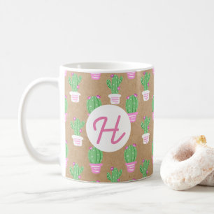 Trendy roze bloeiende cactus en faux kraftpapier koffiemok