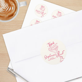 Trendy roze een klein beetje ouder 30e verjaardag ronde sticker