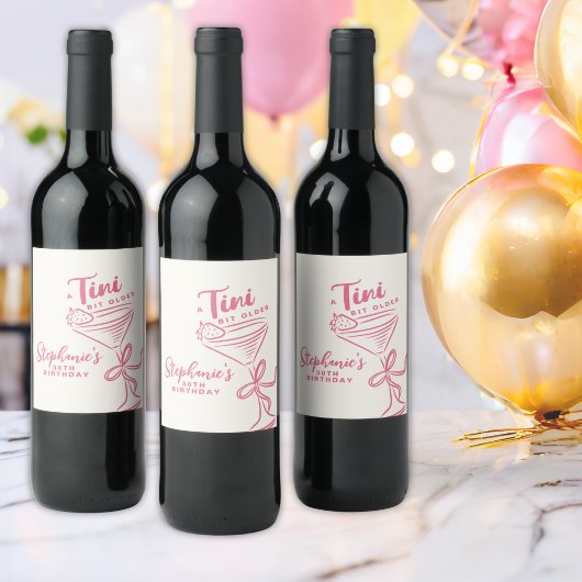 Trendy roze een klein beetje ouder 30e verjaardag wijn etiket