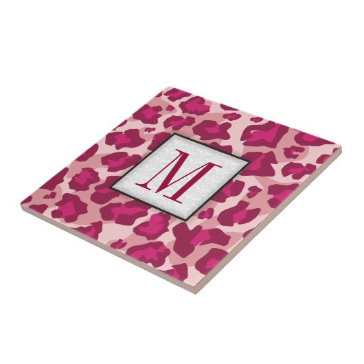 Trendy roze en rode luipaard monogram tegeltje (Zijkant)