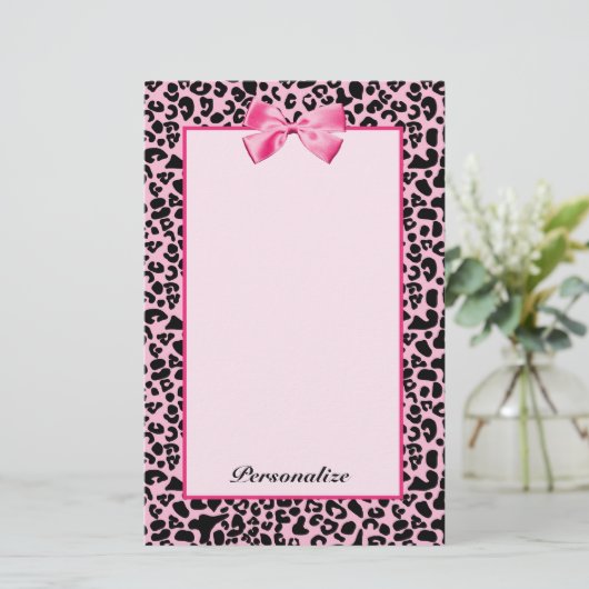 Trendy roze en zwarte luipaard warm roze lint briefpapier (Staand voorkant)