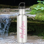Trendy Roze Meisjesnaam Handgeschreven Manuscript  Waterfles<br><div class="desc">Een schattige gepersonaliseerde roze monogram roestvrij water fles voor een meisje dat houdt van eenvoudige,  handgeschreven geschenken. Mooi cursief schrift aan de zijkant van je flesje dat jouw naam uitspreekt.</div>