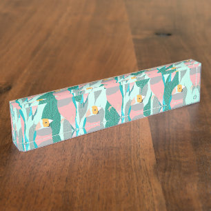 Trendy roze regenboogfinch vogel en groene olie naambordje