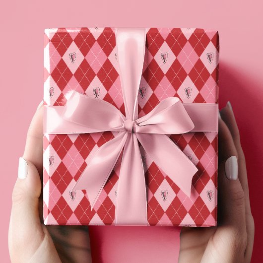 Trendy Roze Rode Kleine Argyle Harten Patroon Kind Cadeaupapier