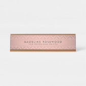 Trendy Roze Rose Goud Chevron Modern Monogrammed Bureau Naambordje (Voorkant)