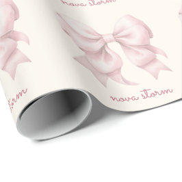 Trendy roze strik, gepersonaliseerd met naam en mo cadeaupapier
