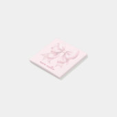 Trendy roze strik gepersonaliseerd met naam en mon post-it® notes (Schuin)