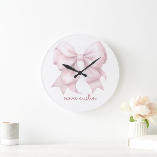 Trendy roze strik met naam en monogram op bestelli grote klok (Huis)