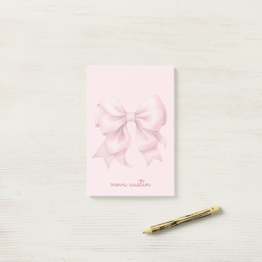 Trendy roze strik, persoonlijk met naam en monogra post-it® notes (Op bureau)