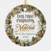 Trendy salie groen faux goud Onze Eerste Kerstmis Keramisch Ornament (Voorkant)