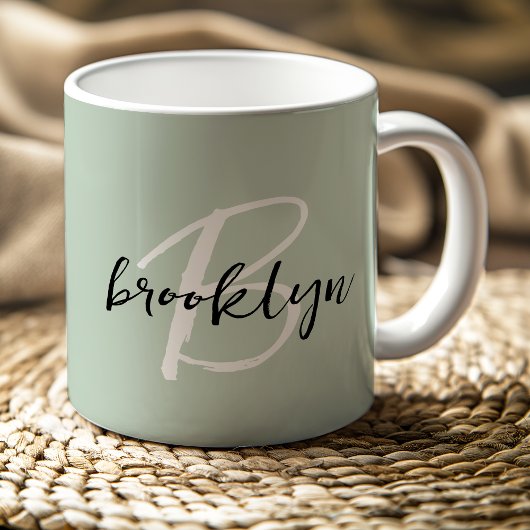 Trendy saliegroen zwart wit script monogram  koffiemok