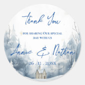 Trendy Schattigee Snowy Landscape Winterbruiloft Ronde Sticker (Voorkant)