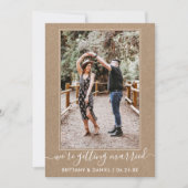 Trendy Script Getting Married Kraft Save The Date (Voorkant)