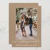 Trendy Script Getting Married Kraft Save The Date (Voorkant / Achterkant)