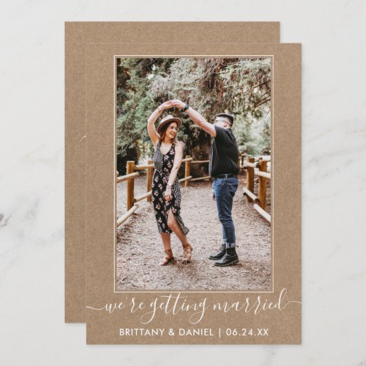 Trendy Script Getting Married Kraft Save The Date (Voorkant / Achterkant)